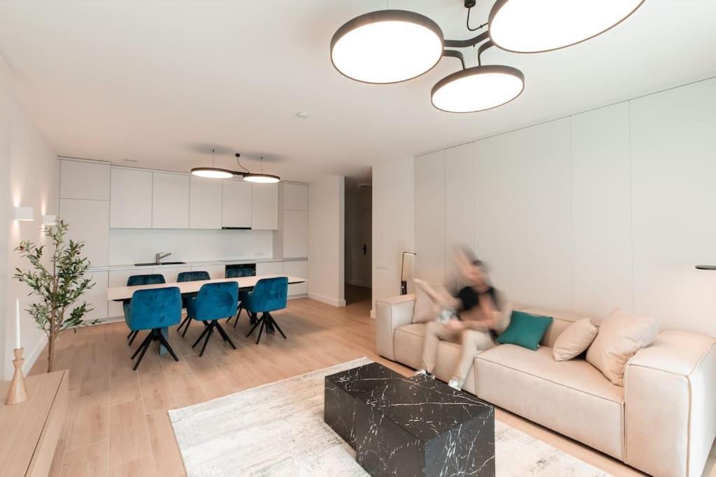 Henry's Appt With A Private 412 - Shared Kitchen Apartment *