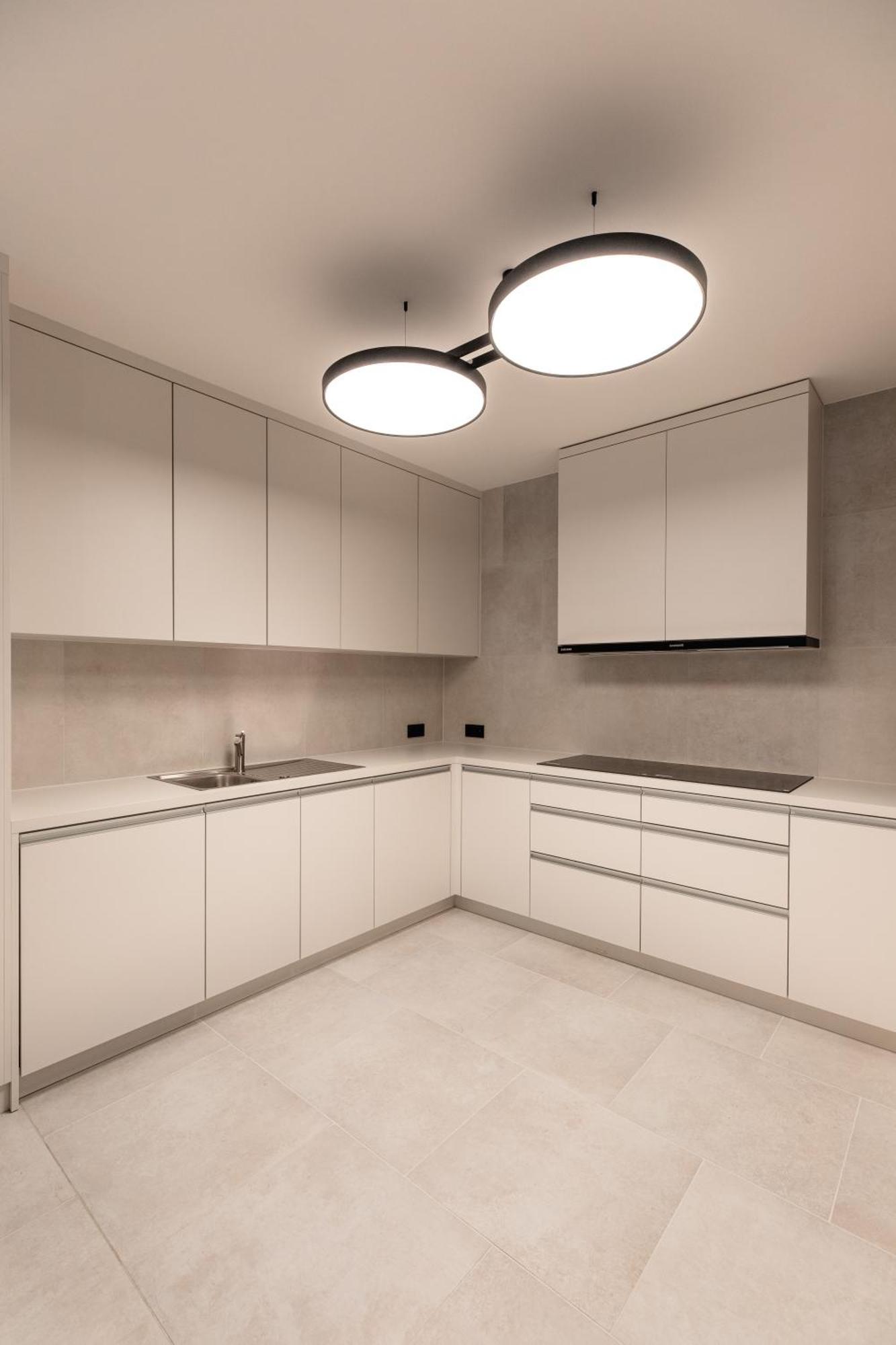 Henry's Appt With A Private 412 - Shared Kitchen Apartment *